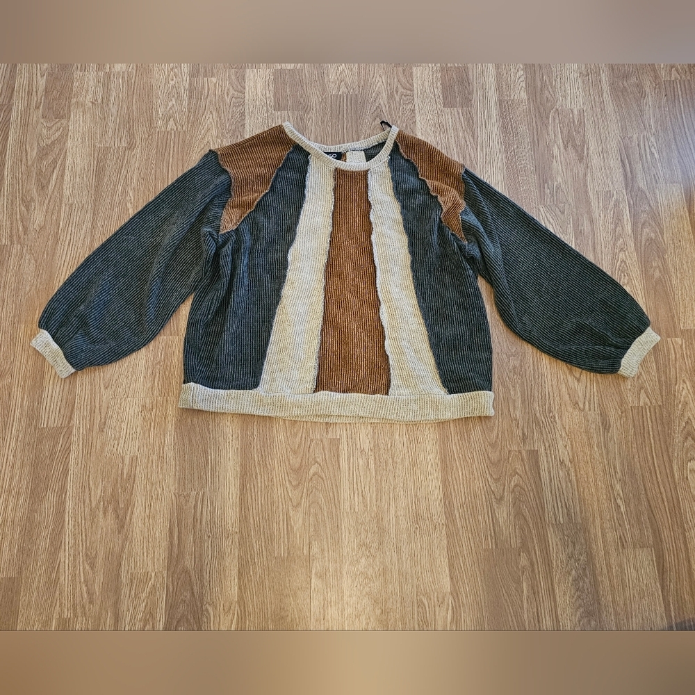 Colorblock Sweater with Long Sleeves